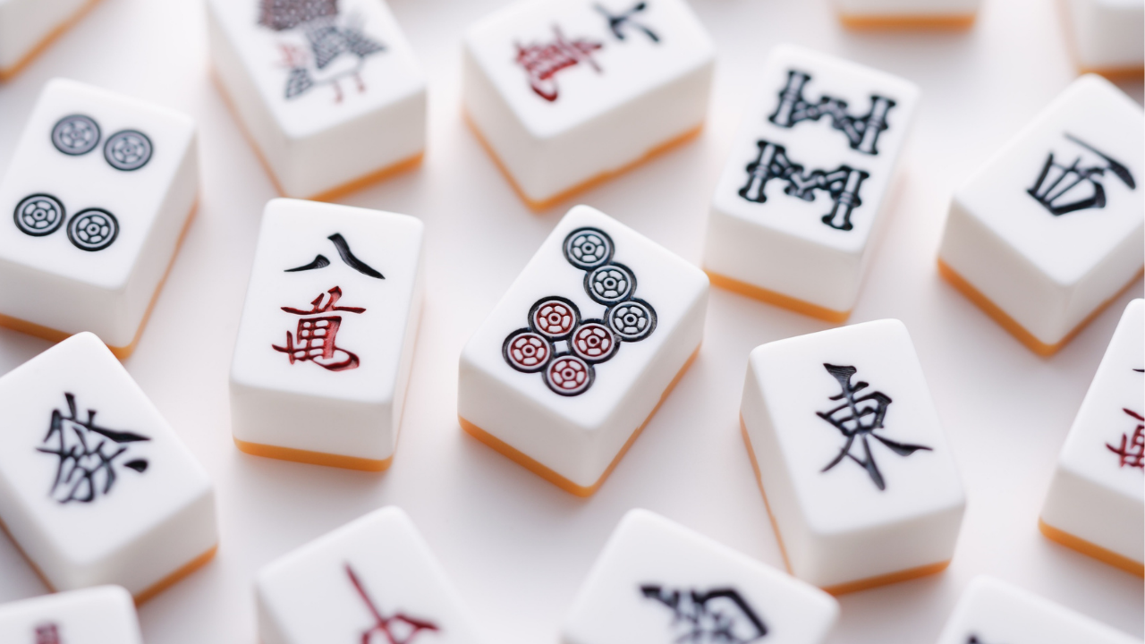 Mahjong Tradisional vs Online